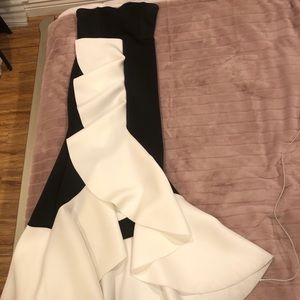 Donnee par Diue Dress black and white classy